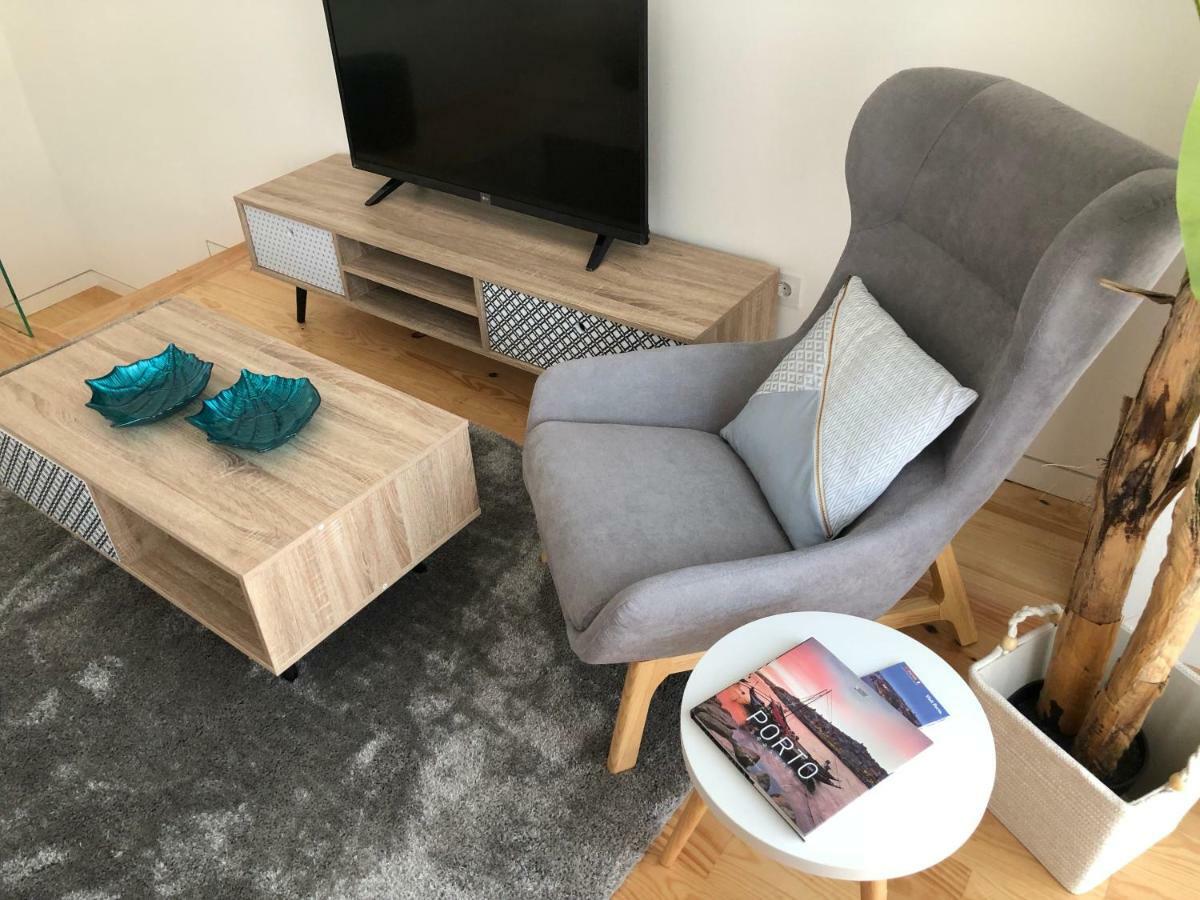Apartemen 70 m² dengan 1 kamar tidur dan 1 kamar mandi pribadi di Cedofeita Porto Bagian luar foto